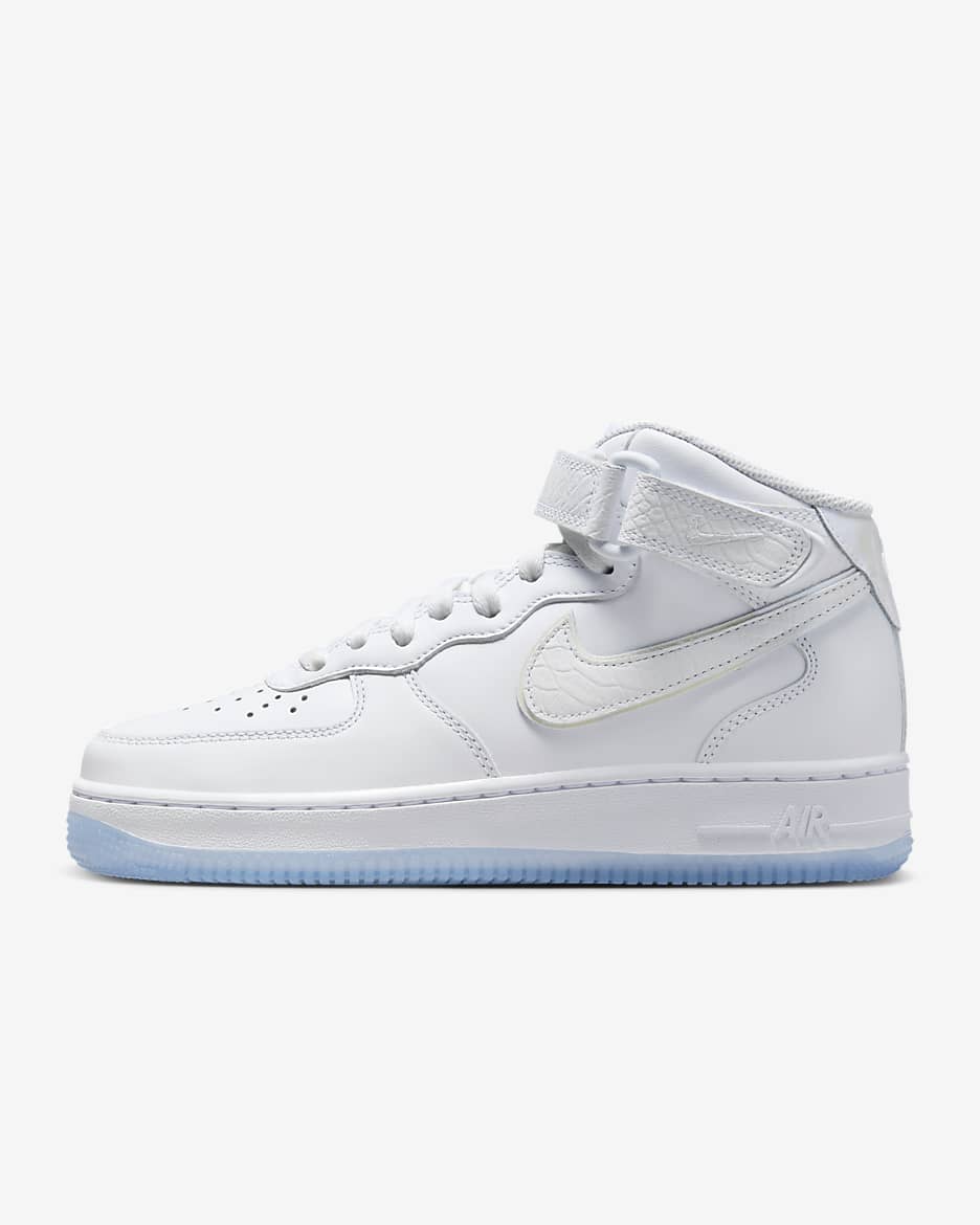 Nike air force 1 '07 trainers in holographic white hotsell